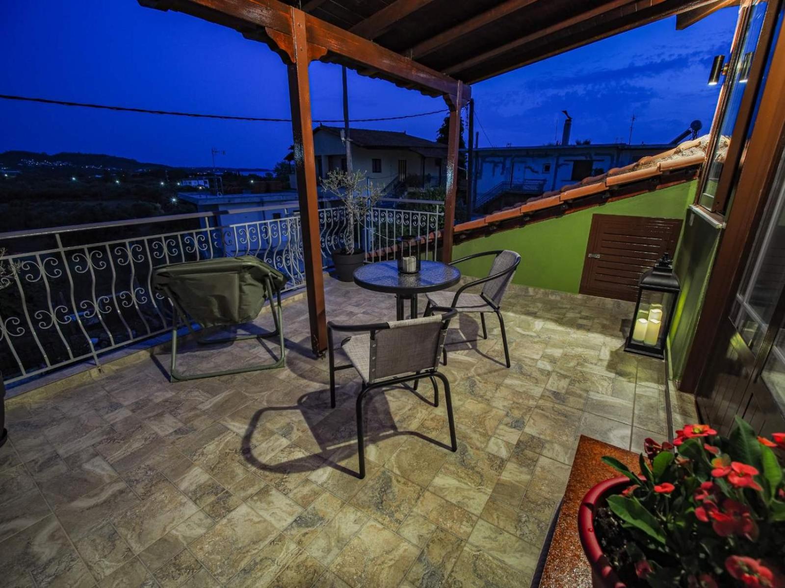 Taki'S Attic Apartment Agios Ilias  Exterior photo