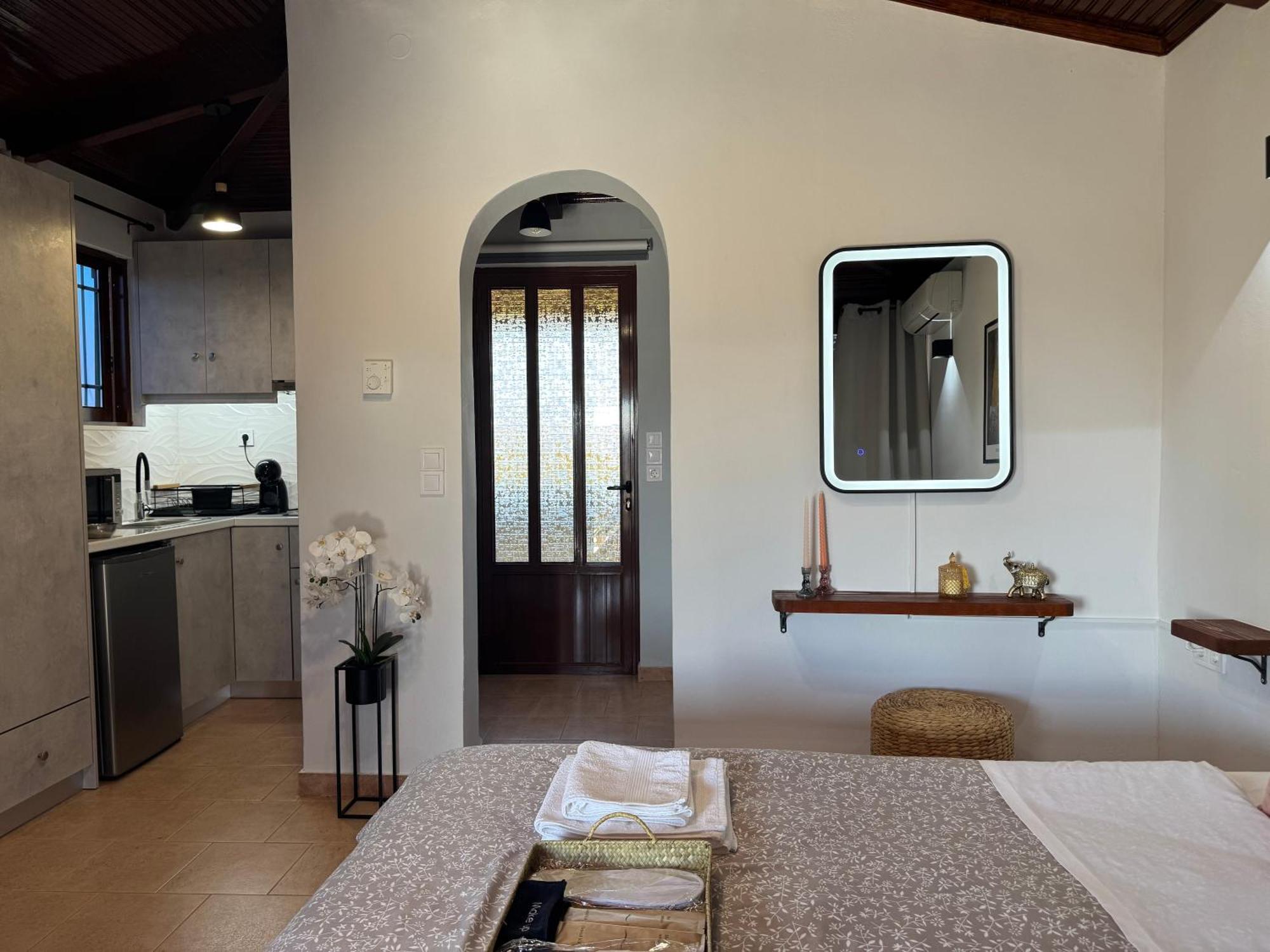 Taki'S Attic Apartment Agios Ilias  Exterior photo